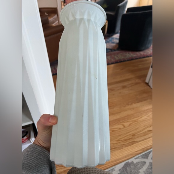 White Flower Vase from The Bouqs - Picture 8 of 12